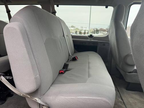 2012 Ford E350 Super Duty XLT