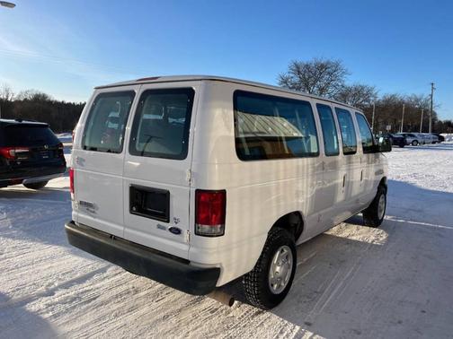 2013 Ford E350 Super Duty XL