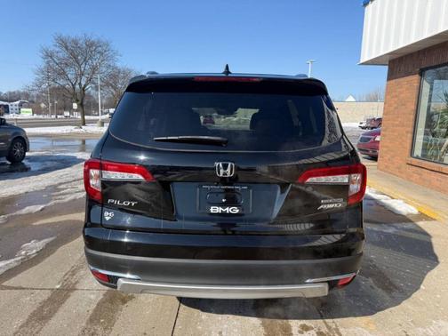 2022 Honda Pilot Touring 7-Passenger