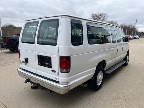 White 2007 Ford E350 Super Duty XLT