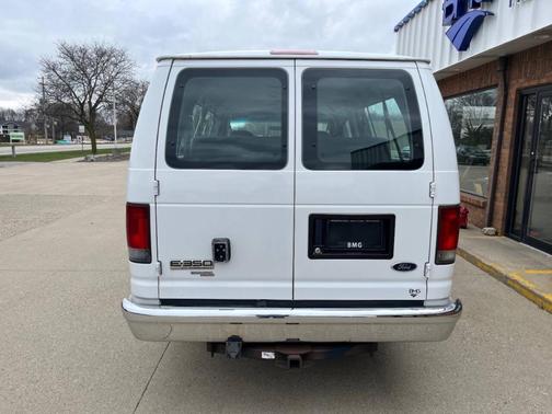 White 2007 Ford E350 Super Duty XLT