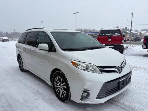 2019 Toyota Sienna XLE Premium