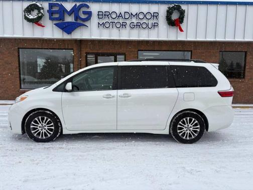 2019 Toyota Sienna XLE Premium