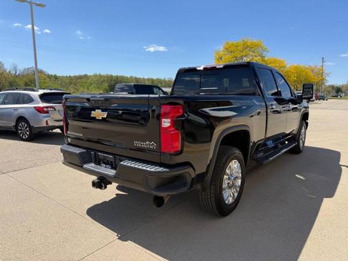 Black 2022 Chevrolet Silverado 2500 High Country