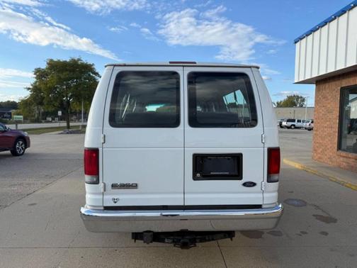 2007 Ford E350 Super Duty XLT