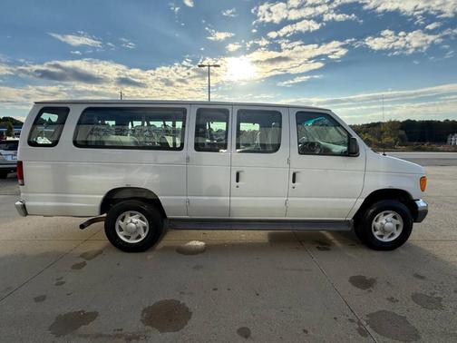 2007 Ford E350 Super Duty XLT