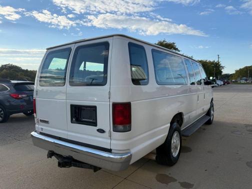 2007 Ford E350 Super Duty XLT