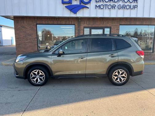 2022 Subaru Forester Premium