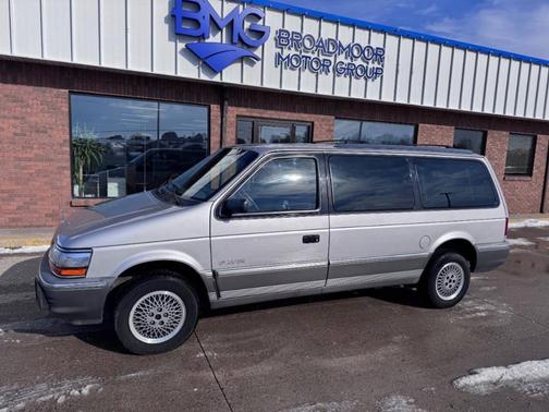 1992 Plymouth Grand Voyager LE