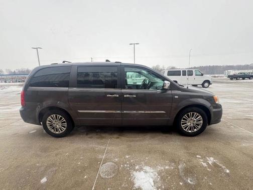 2014 Chrysler Town & Country Touring-L