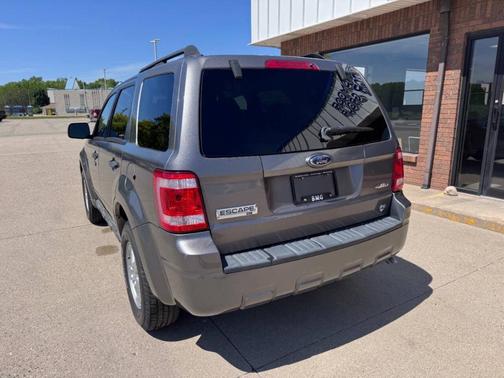 Gray 2009 Ford Escape XLT