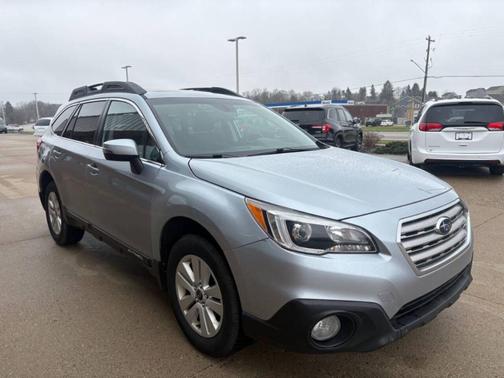 Ice Silver Metallic 2017 Subaru Outback 2.5i Premium