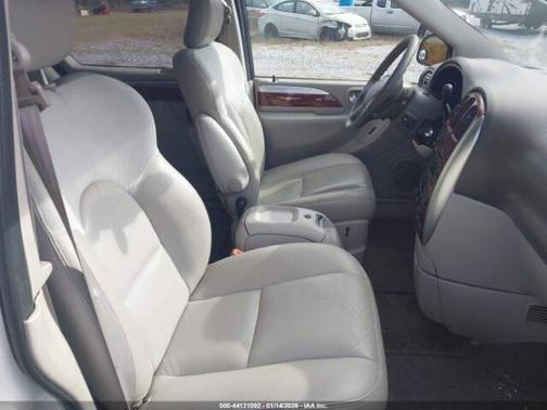 2005 Chrysler Town & Country Limited