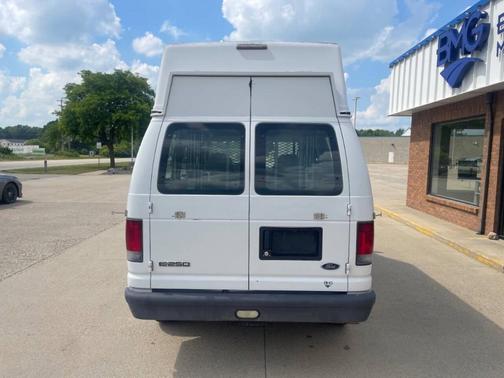 2006 Ford E250