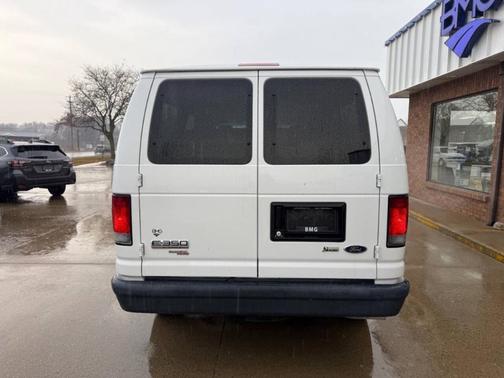 2013 Ford E350 Super Duty XL