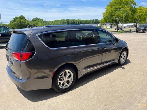 Gray 2018 Chrysler Pacifica Touring-L