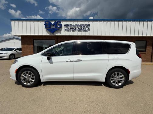 2024 Chrysler Pacifica Touring-L