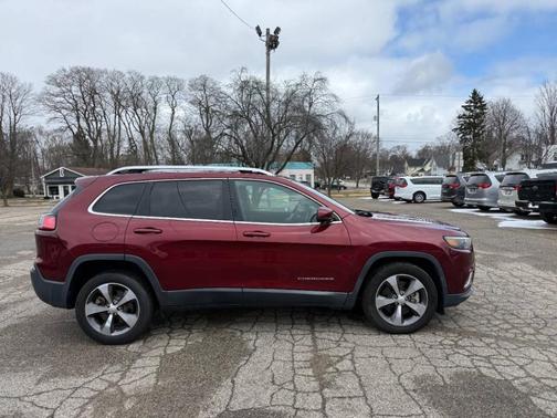 Red 2019 Jeep Cherokee Limited