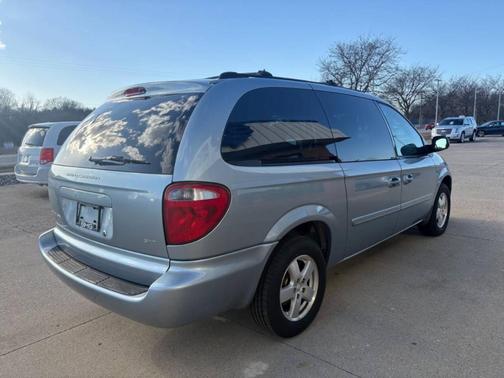 2005 Dodge Grand Caravan SXT