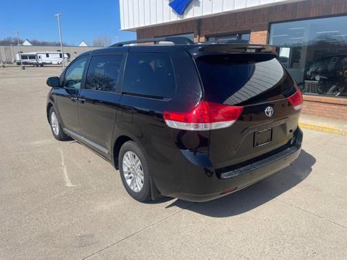 2014 Toyota Sienna XLE