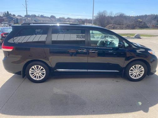 2014 Toyota Sienna XLE