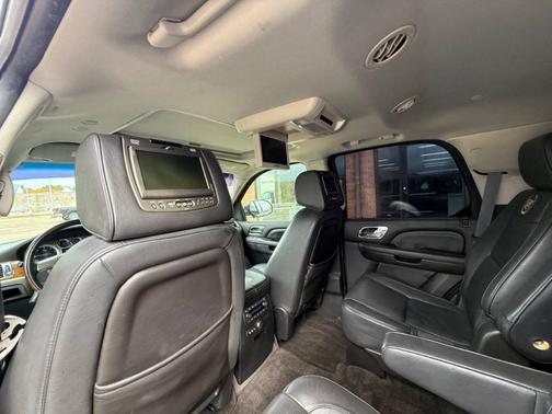2014 Cadillac Escalade Platinum Edition