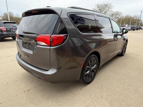 2018 Chrysler Pacifica Touring Plus
