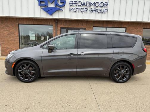 2018 Chrysler Pacifica Touring Plus