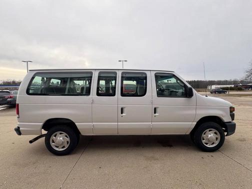 2013 Ford E350 Super Duty XL