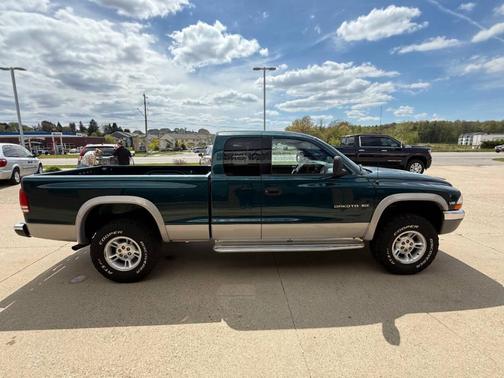 Green 1998 Dodge Dakota Sport