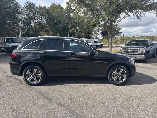 2022 Mercedes-Benz GLC 300 