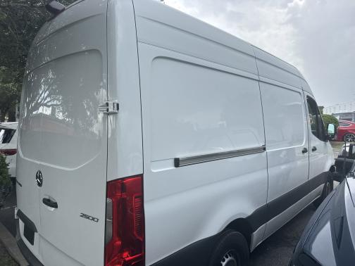 2023 Mercedes-Benz Sprinter 2500