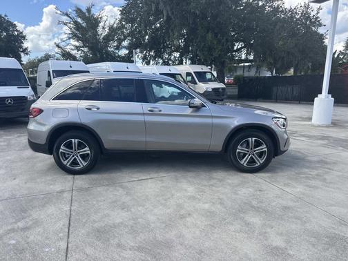 2021 Mercedes-Benz GLC 300 