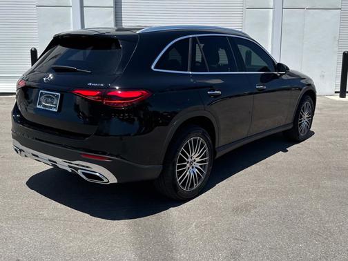 2024 Mercedes-Benz GLC 300