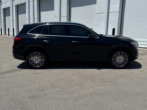 2024 Mercedes-Benz GLC 300