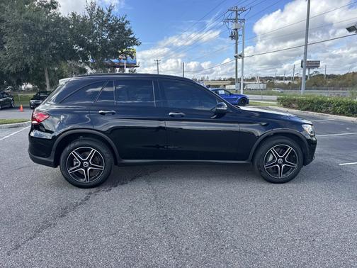 2022 Mercedes-Benz GLC 300 