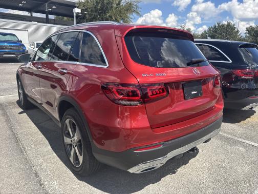 2021 Mercedes-Benz GLC 300