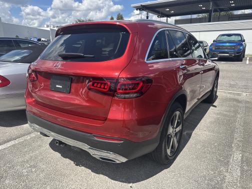 2021 Mercedes-Benz GLC 300 