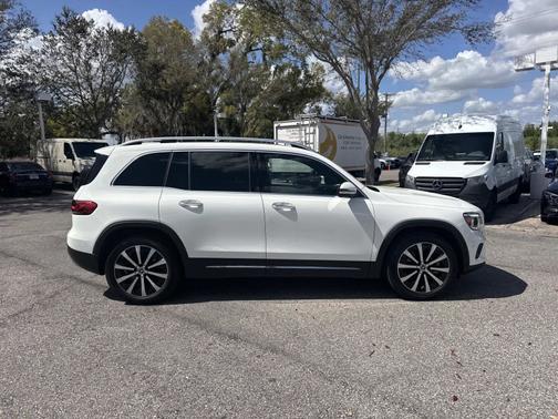 2023 Mercedes-Benz GLB 250 