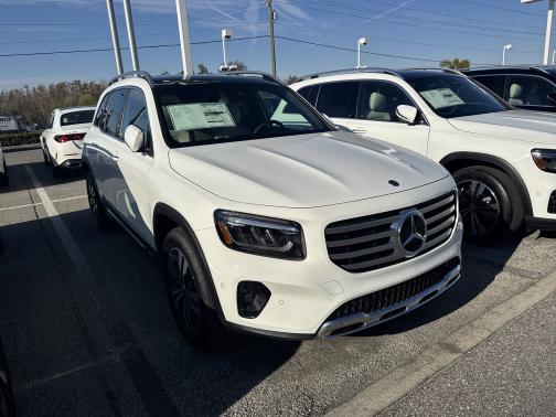 Polar White 2026 Mercedes-Benz GLB 250