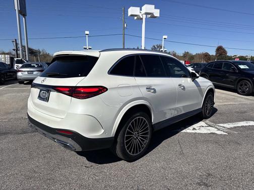 2023 Mercedes-Benz GLC 300 