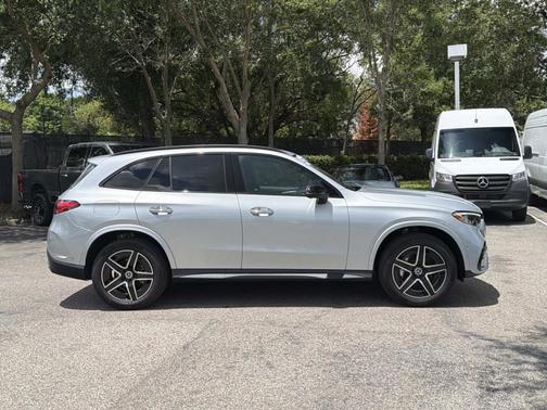 Cirrus Silver Metallic 2025 Mercedes-Benz GLC 300 4MATIC