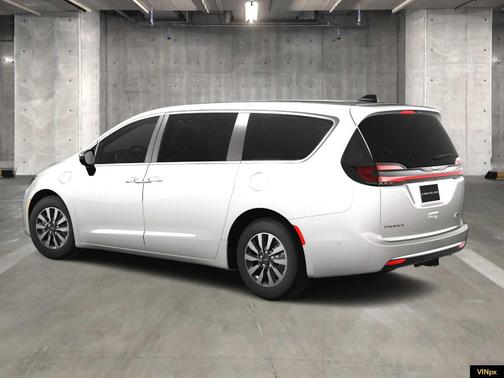 2025 Chrysler Pacifica Hybrid Select
