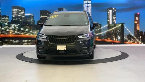 2024 Chrysler Pacifica Touring-L