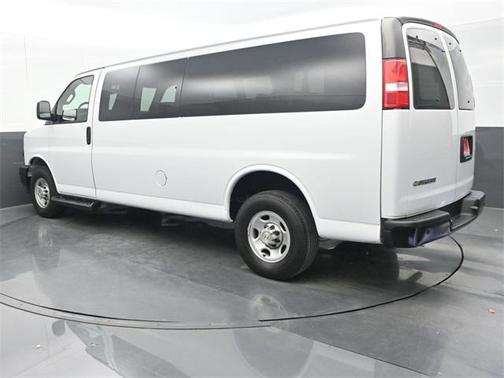 2022 Chevrolet Express 3500 LS