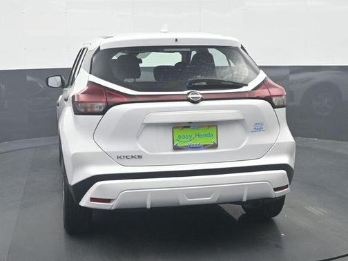 2023 Nissan Kicks S