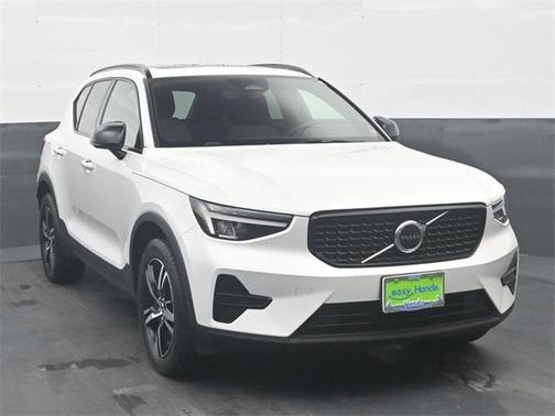 2024 Volvo XC40 B5 Core