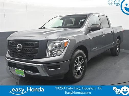 2023 Nissan Titan SV