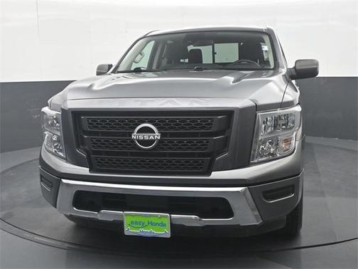 2023 Nissan Titan SV