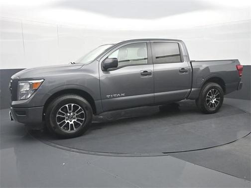 2023 Nissan Titan SV